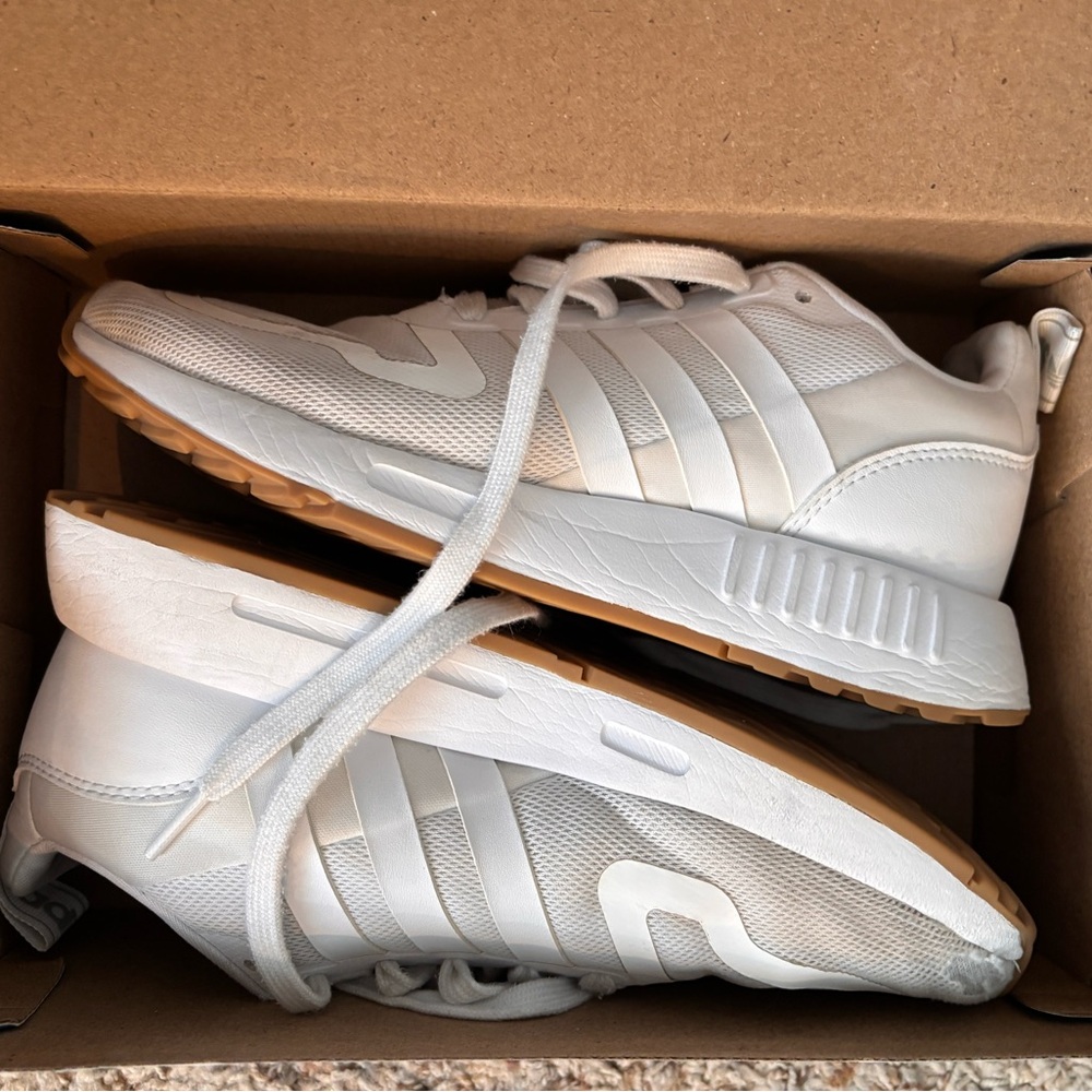 Adidas Multi X J girls volleyball indoor court shoes size 5.5 gently worn